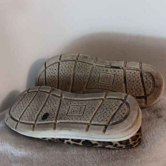 Ariat Hilo Leopard Print Slipon Shoes - Picture 4 of 7